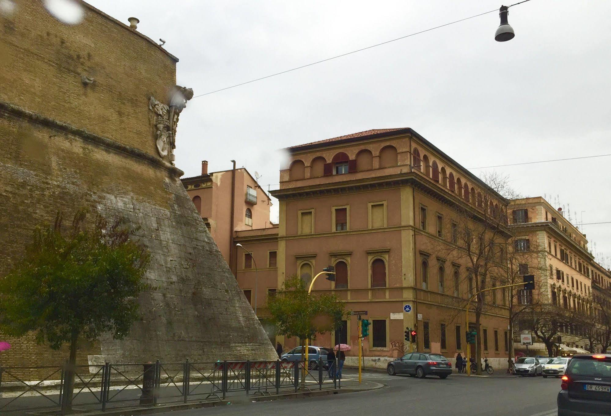 Saint Peter Inn Rome Exterior photo