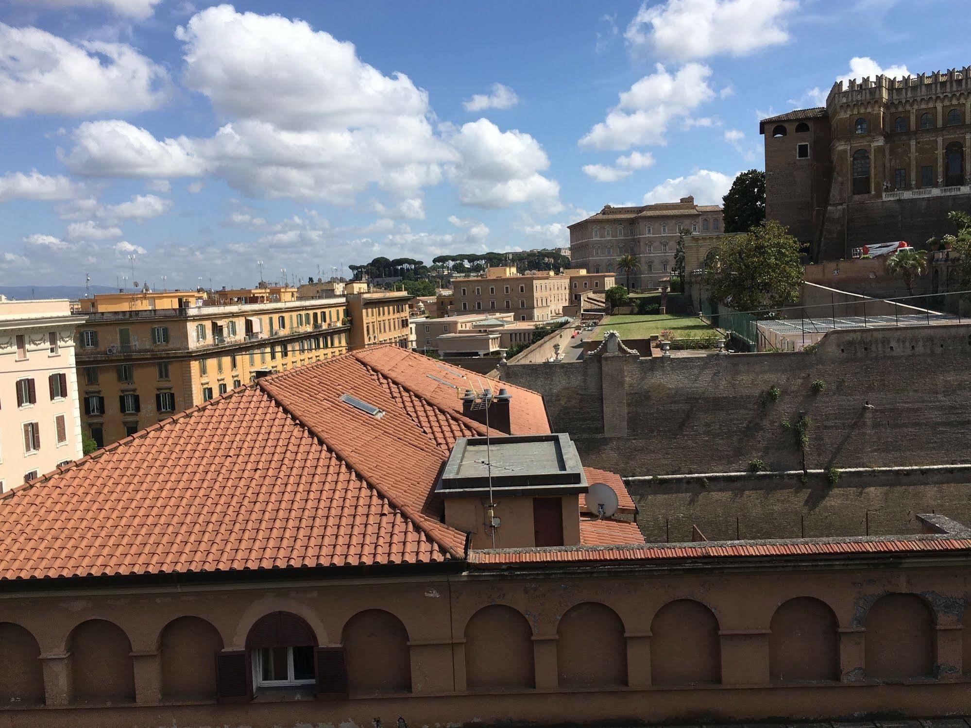 Saint Peter Inn Rome Exterior photo