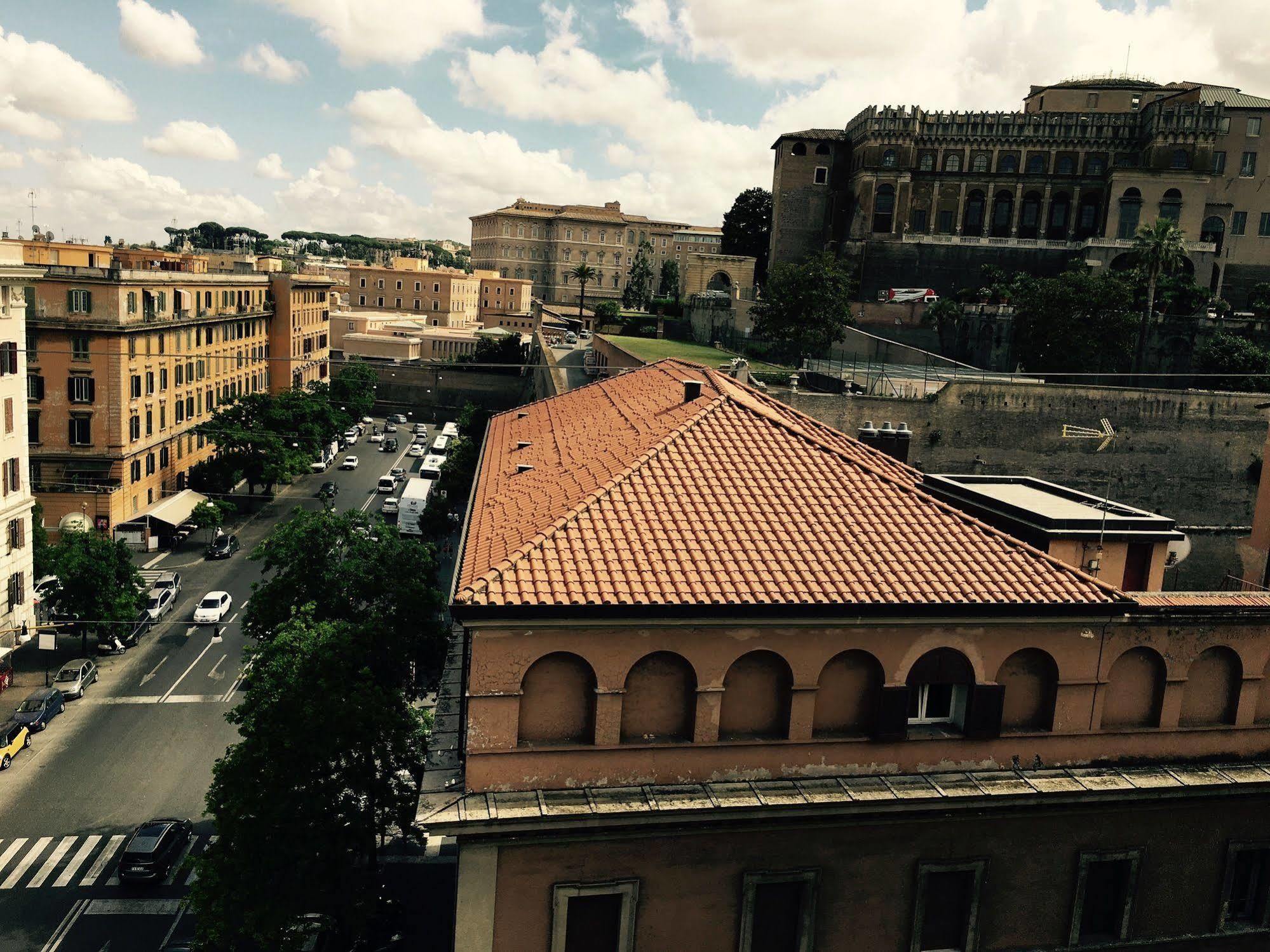 Saint Peter Inn Rome Exterior photo