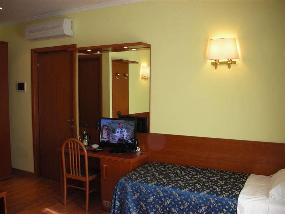 Saint Peter Inn Rome Exterior photo